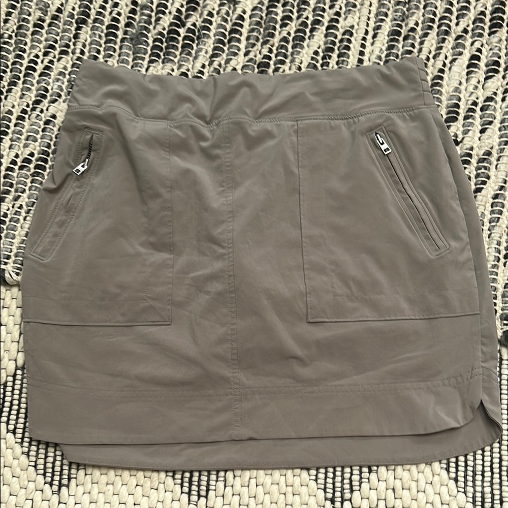 Athleta Skort with Zipper Pockets Size 6